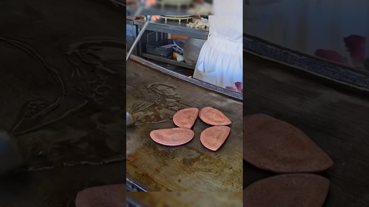 Этот блинчик полон морепродуктов?! 🤯🦐