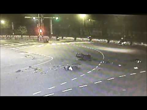 機車猛撞小客車 高中生遭安全帽帶割喉 急救中 - 機車猛撞小客車 高中生遭安全帽帶割喉 急救中
