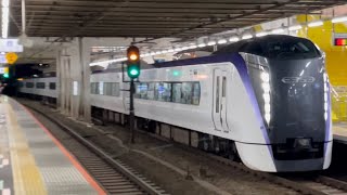 E353系S115編成がフル点灯で通過するシーン