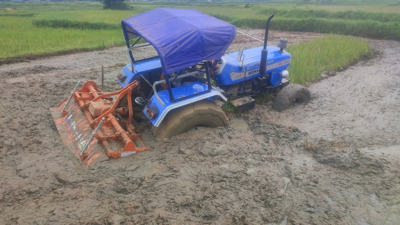 2nd Day tracktor fas gaya 🤣🤣 #tractor #king #sonalika