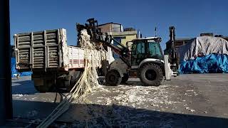 Kumaş Kırpıntısı Yüklüyoruz Hidromek 102B K4 Supra Bekoloder Tekstil Geridönüşüm