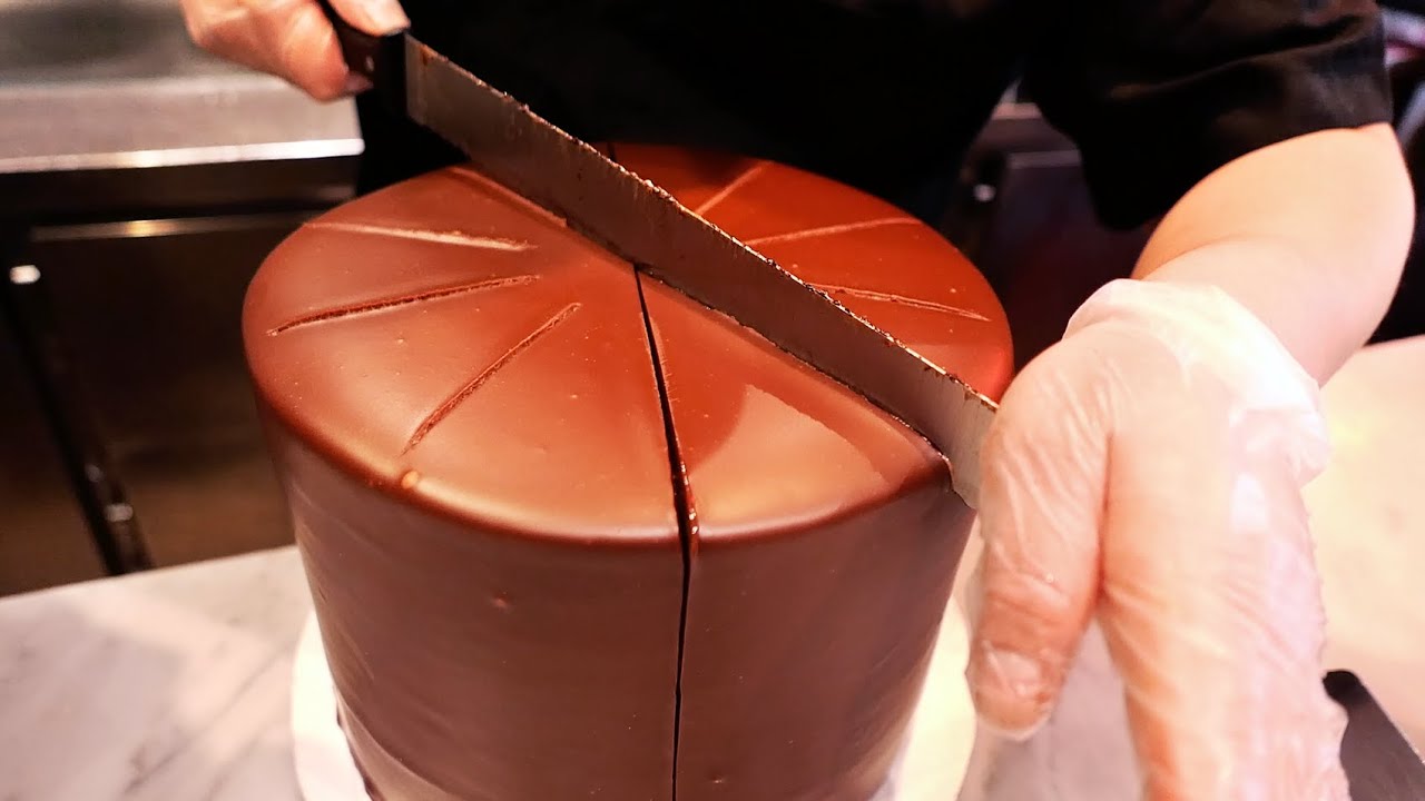 New York City Food - 24 LAYER CHOCOLATE CAKE Maison Pickle NYC | Travel Thirsty