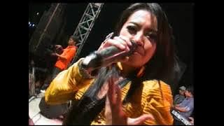 Jatuh Cinta - Rena KDI - Monata Live klurak Sidoarjo 2012