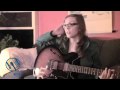 Capture de la vidéo Epiphone Dot: Avant Garde Artist (Or Avant Gardeist) Mary Halvorson On Her Guitar