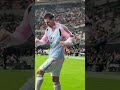 Lionel Messi est prêt à changer le cours du match.