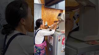 La Abuela Compró una Máquina de Helado Infinito 🍦😱