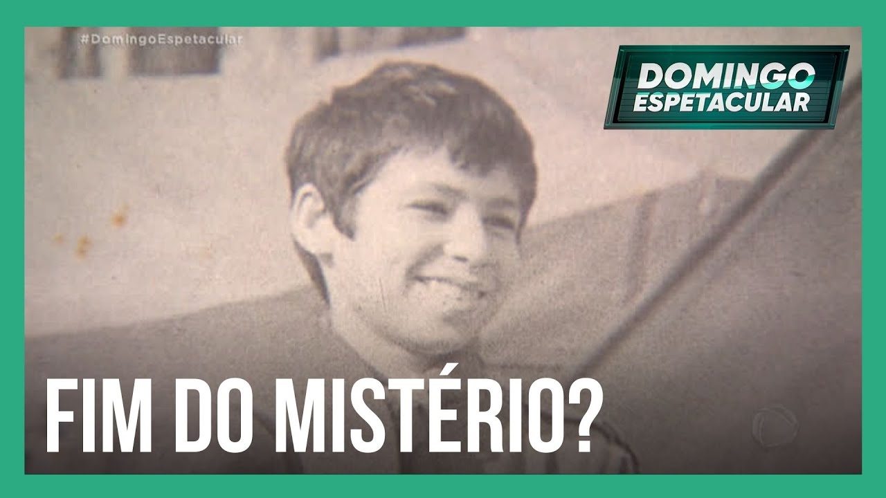 Peritos escavam piso de casa onde escoteiro desaparecido há 36 anos pode ter sido enterrado