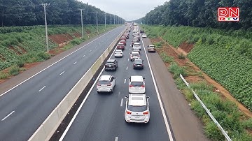 Ngày đầu nghỉ lễ tuyến cao tốc Phan Thiết - Dầu Giây ùn tắc kéo dài