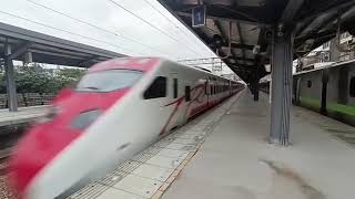 20230124 127次經由山線開往台東的普悠瑪號飆速通過埔心站(由@temu1016 拍攝)