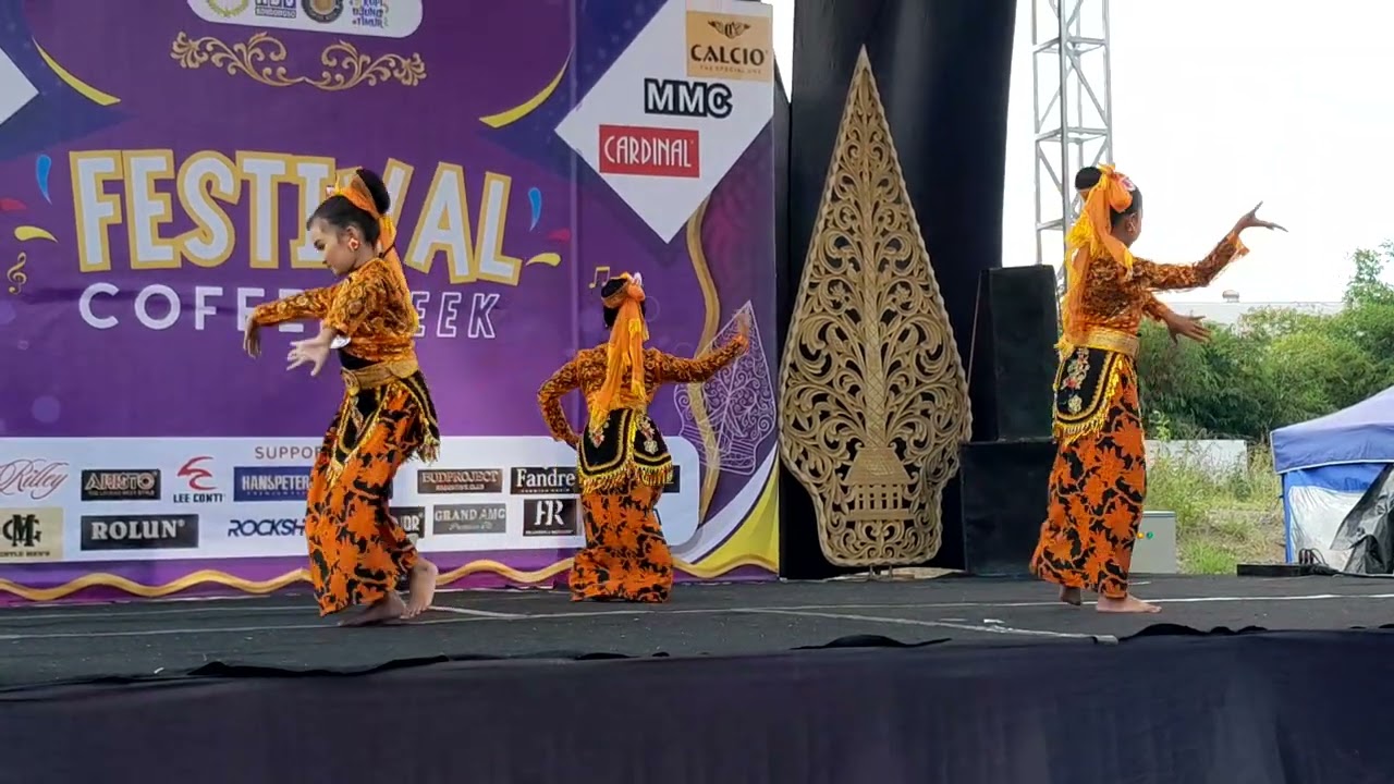 Tari Petik Kopi Juara 3 Festival Coffee Bondowoso Juli 2024