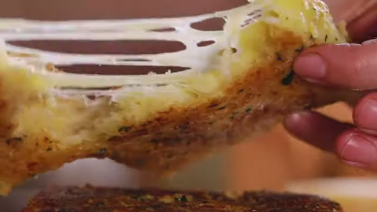 This Garlic Bread Recipe Will Make a Basic Grilled Cheese Jealous | Tastemade