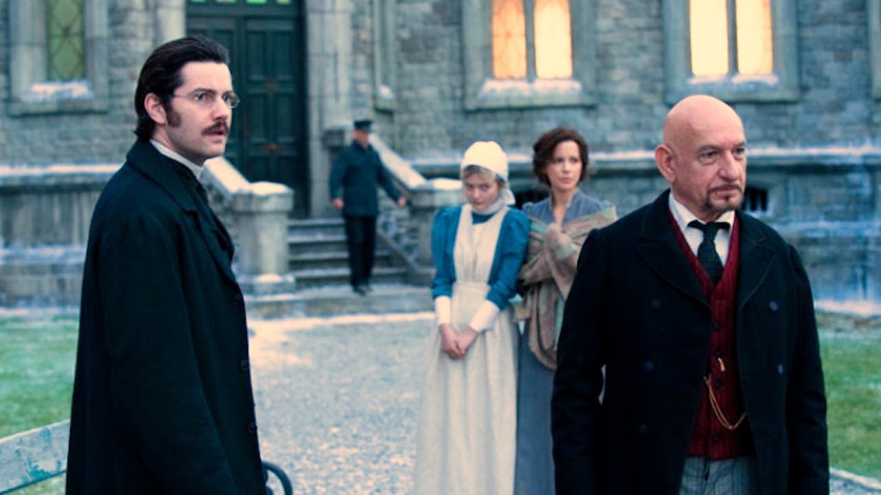 دكتور بيروح لمصحه فبيكتشف ان المرضى سيطروا على المستشفى وحبسوا كل الدكاتره (ملخص Stonehearst Asylum)