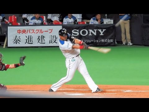 中田翔が激走し3年ぶりの三塁打を放つ