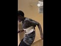 La emocionante reacción de unos niños de Uganda cuando Shakira les invita a bailar con ella en...