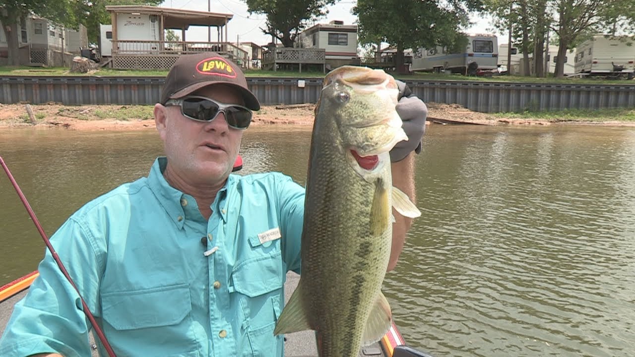 Bass Fishing Massacre on Lake Fork! - YouTube Southwest Outdoors Report #6 Lake Fork, Texas Bass Fishing ...