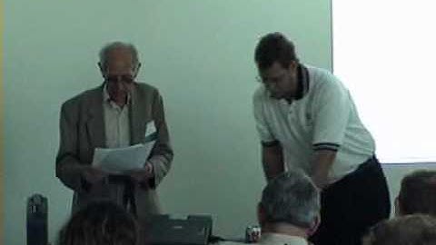 2/3 ACE (Amiga Computer Expo) 2000 Bill McEwan CEO of Amiga explains AmigaDE