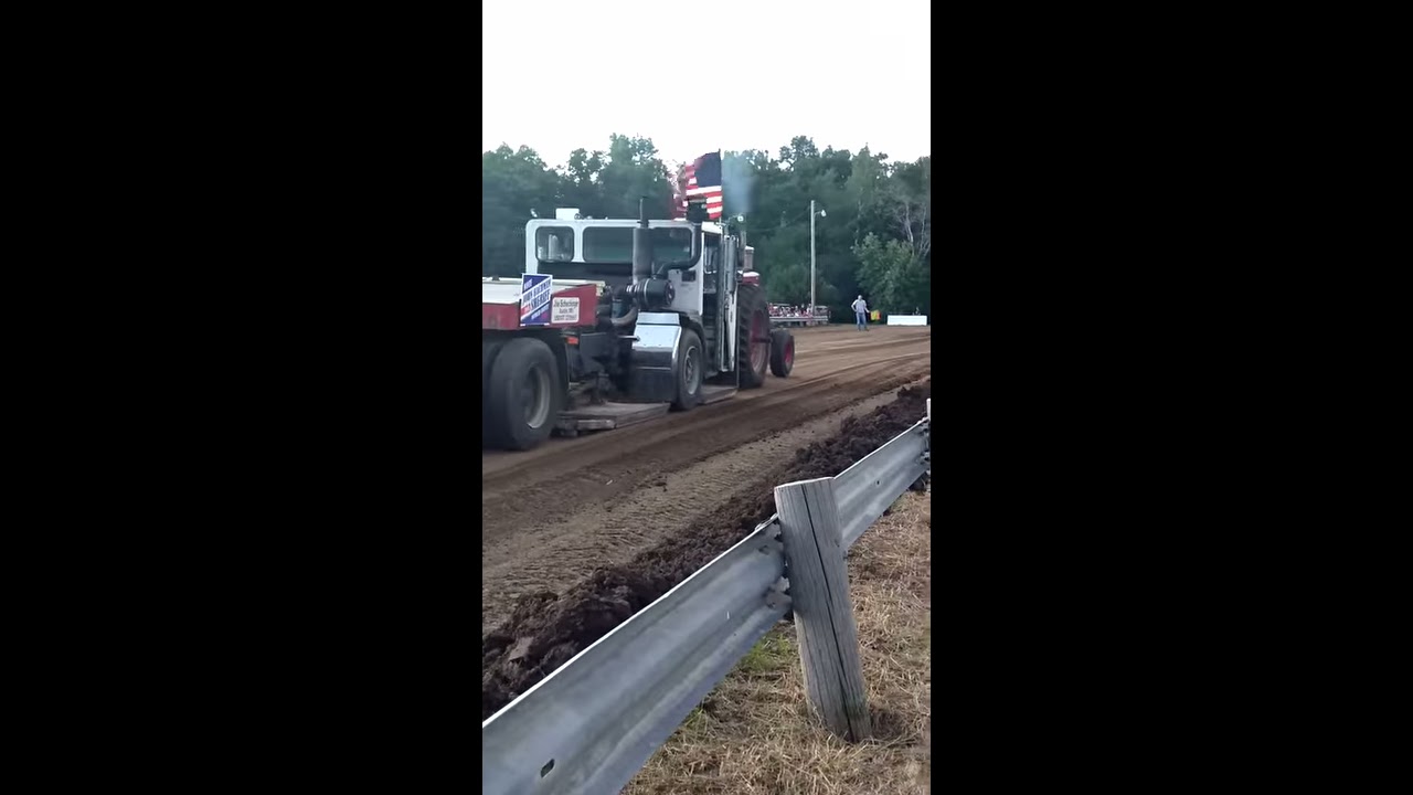 International Harvester 1256 Pulling In Spring Grove
