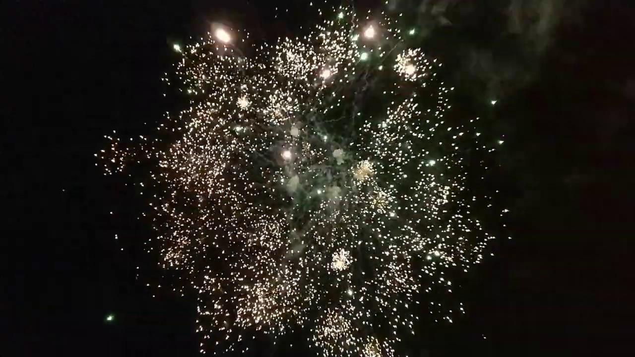 Cyborg 16 Shot 1.3G Fireworks Barrage #EpicFireworks - YouTube