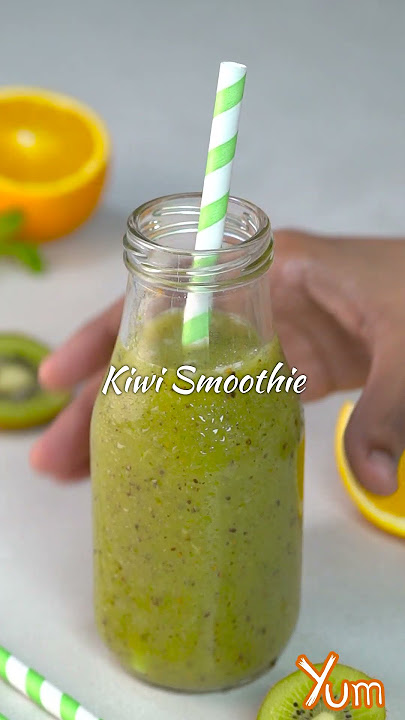 Super easy and healthy morning breakfast Kiwi Smoothie.