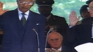 1994: Nelson Mandela sworn in as President of South Africa