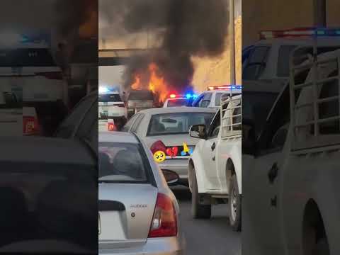 حريق سيارة وحادث طريق