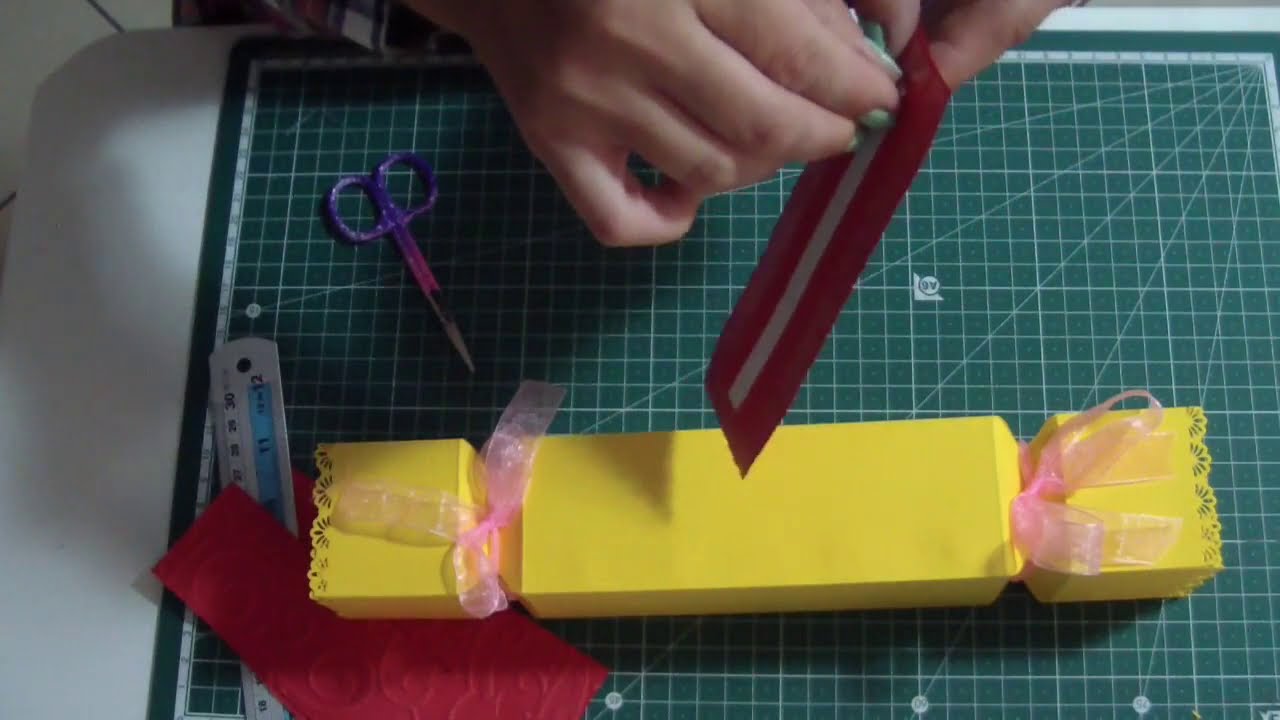 scatola caramella  -  tutorial DIY fai da te envelope punch board Candy box