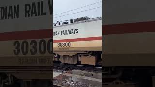 WAP-7 passing through bridge #vandebharatexpress #emd #ministryofrailways #1like1subscribe #blogger