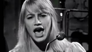 Peter, Paul and Mary, "Don't Think Twice" and "Go Tell It On The Mountain" live in London - 1963