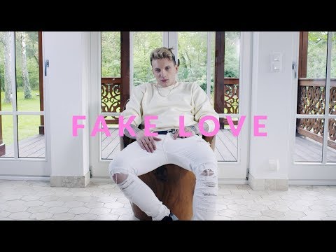 Smolasty Ft. Białas - Fake Love