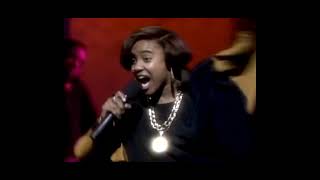 It's Showtime at the Apollo - MC Lyte " Stop, Look, Listen" (1990)