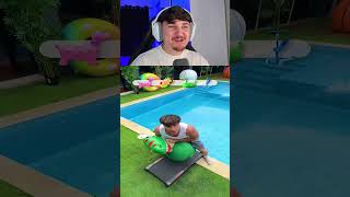 Não cai na PISCINA 😂😂