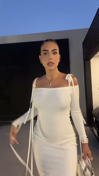 I am sorry I don't speaking #georginarodriguez #cristianoronaldo wife TikTok #shorts