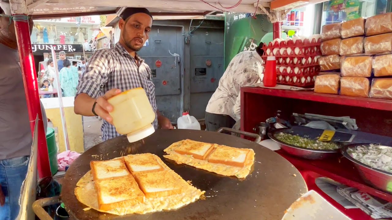 45 Years Old Famous Omelette Stall of Hyderabad | Bread Omelette | Abids | Indian Street Food | Street Food Zone