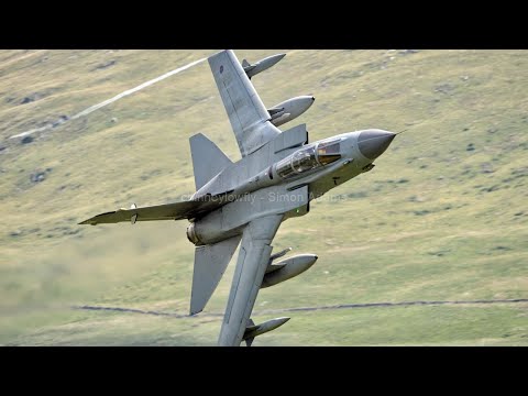 Mach Loop - Tornado GR4 pair at low level from Cad West