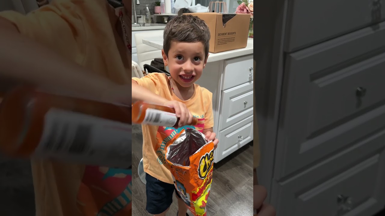 Extra HOT CHEETOS 🤣🥵 