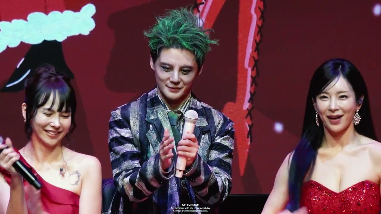 251222 포토타임 01 & 단체 토크 02 | 신세계 뮤지컬 원더랜드 홀리데이 피날레 - 김준수(XIA)