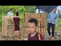 Single mother builds chicken coop with her son, the boy's sadness when he is away from home