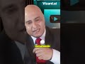 La empleada lloró al recibir la lavadora arreglada