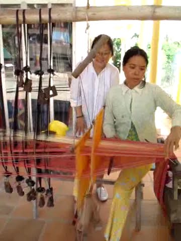 Ninh Thuận: dệt thổ cẩm