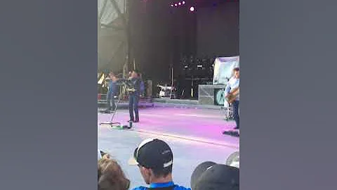 Clay walker- She won’t be lonely long (live at dauphins countryfest 2019)