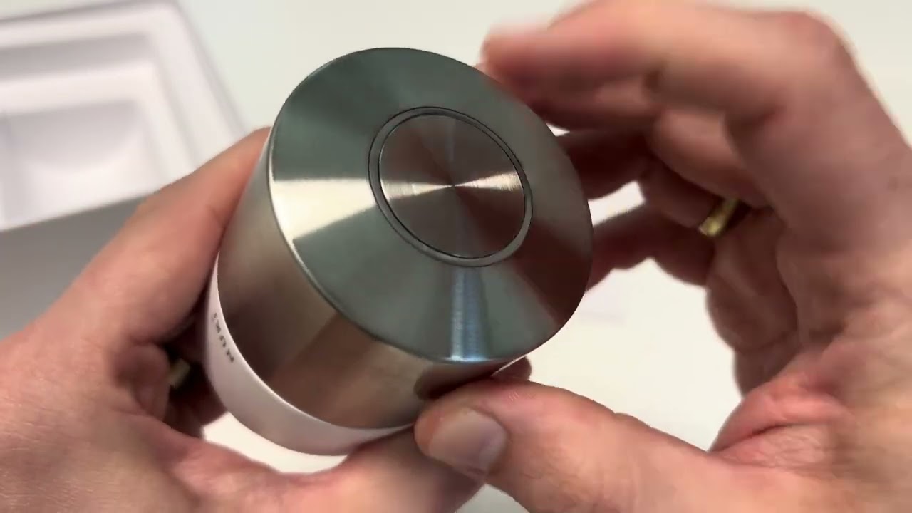 Nuki Smart Lock Pro White Unboxing Video and Closer Look (no