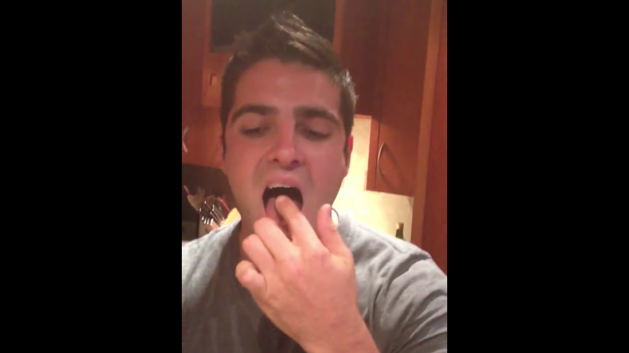 How to Eat A Fig. - YouTube