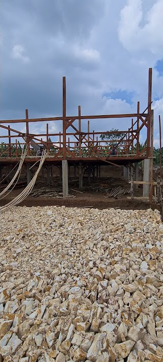 pembangunan kandang ayam broiler 3 lantai, lebar 20 meter x 78 meter. anti mainstream 😀