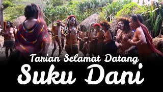 Riuhnya Tarian Selamat Datang Suku Dani