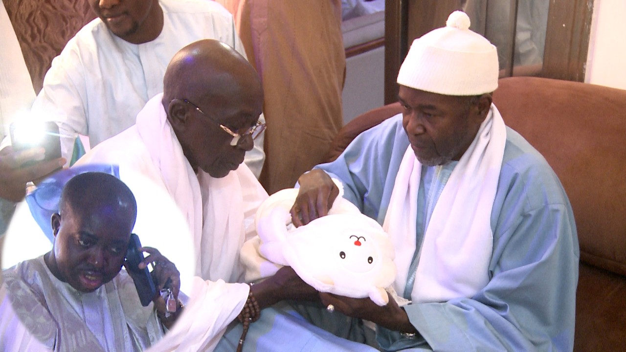 Baptême du fils de Sr Modou Mbacké Le bébé porte le nom de son grand père El Hadj Bara Fallilou