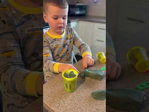 Making #gravedigger and #megalodon monster trucks! @MonsterJam | #2025 #monsterjam #playdoh #fun