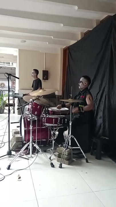 Download lagu CRAWL OF THE DARK