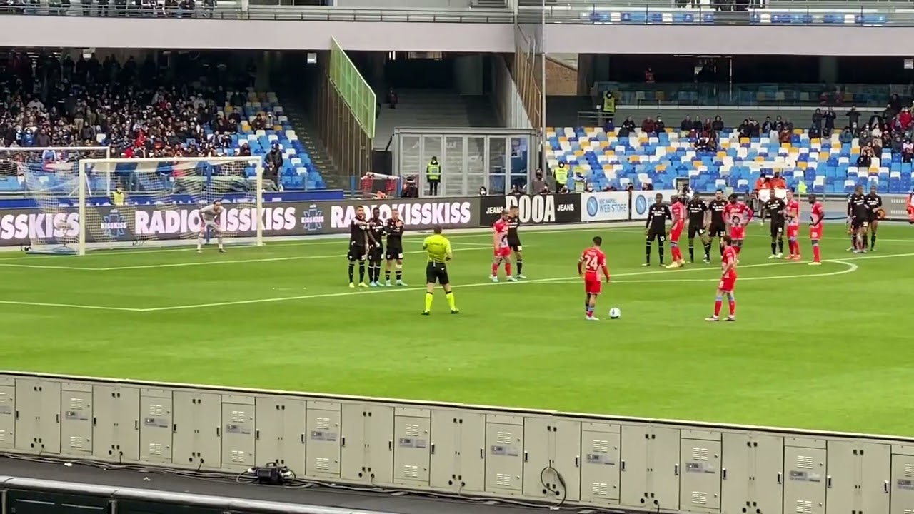 Grandissimo goal di Victor Osimhen