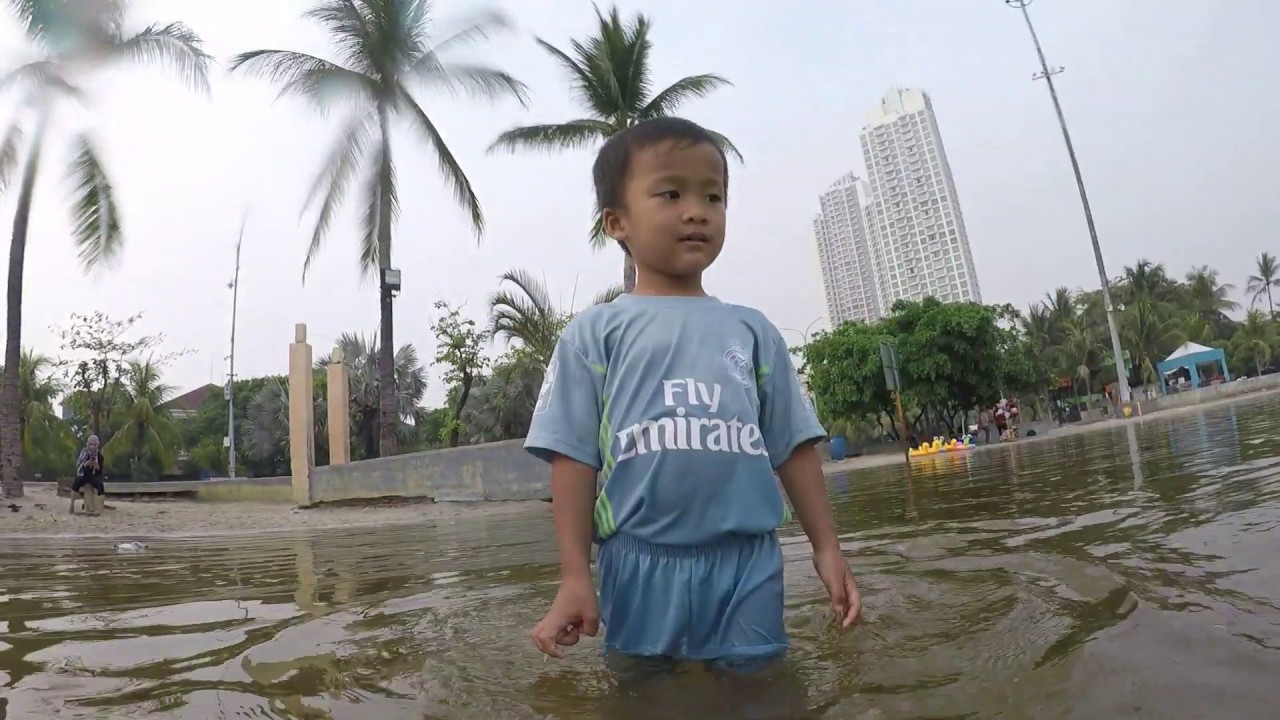 320 Pantai Ancol Versus Maldives - YouTube