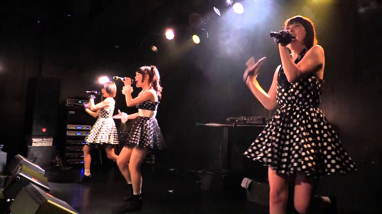 圧倒的なスタイル / negicco 7インチレコード 圧倒的なスタイル - YouTube